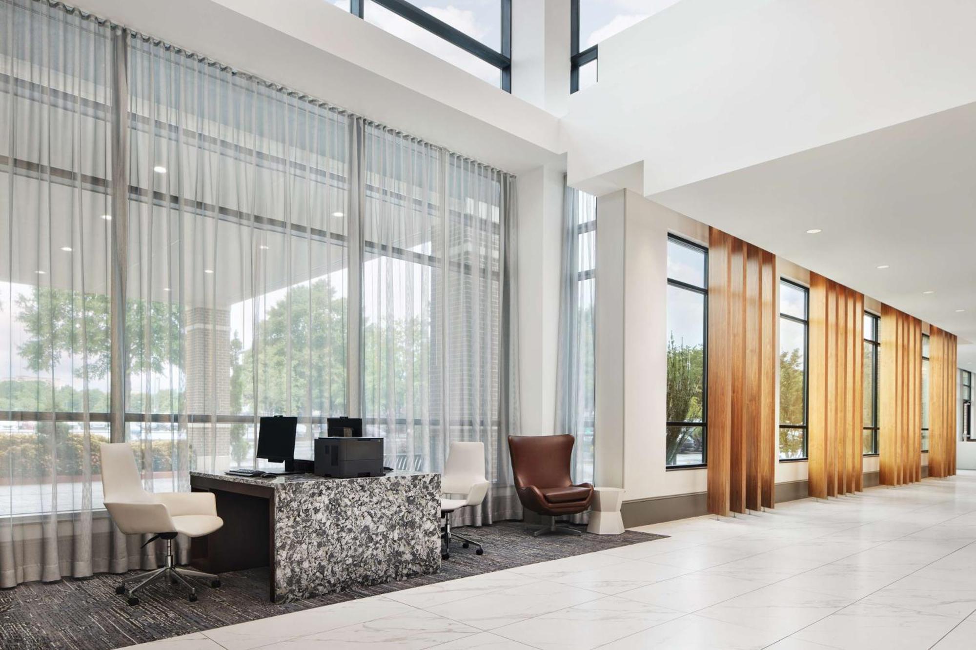 Embassy Suites By Hilton Atlanta Airport North Hapeville Экстерьер фото