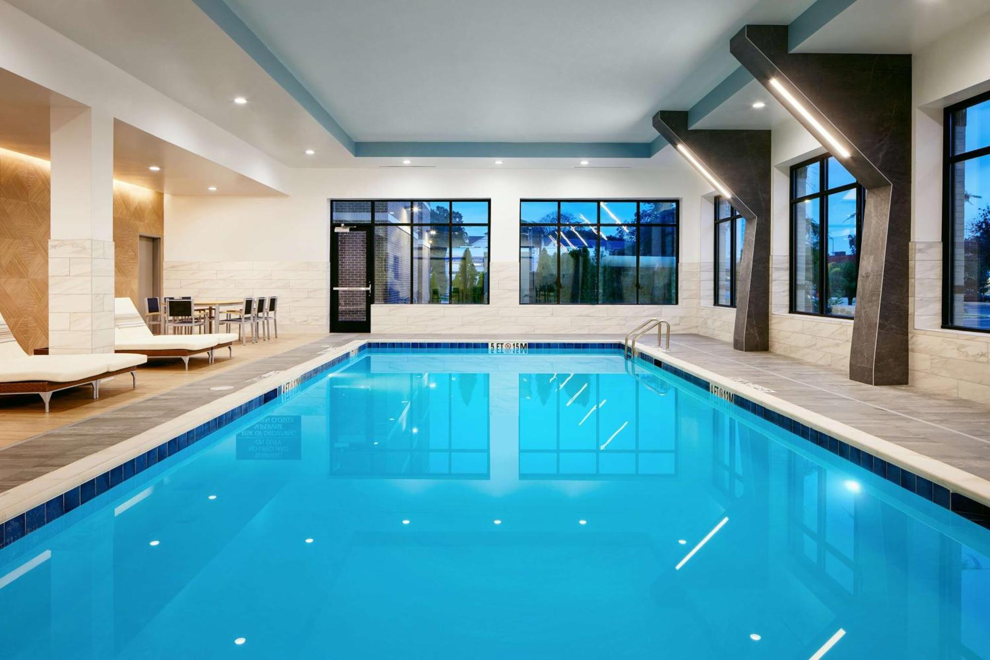 Embassy Suites By Hilton Atlanta Airport North Hapeville Экстерьер фото