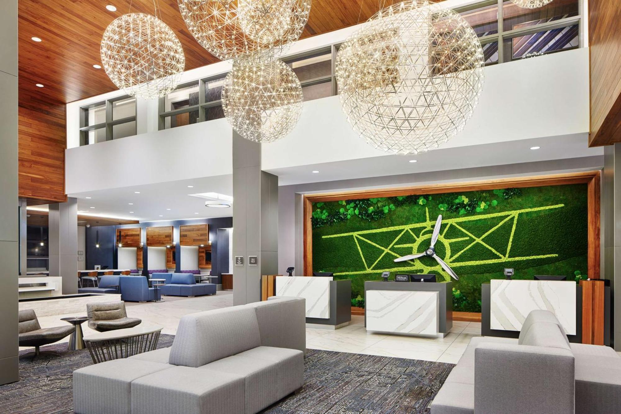 Embassy Suites By Hilton Atlanta Airport North Hapeville Экстерьер фото